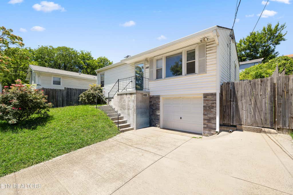 Photo of 2407 Cecil Ave, Knoxville, TN 37917 (MLS # 1345825)