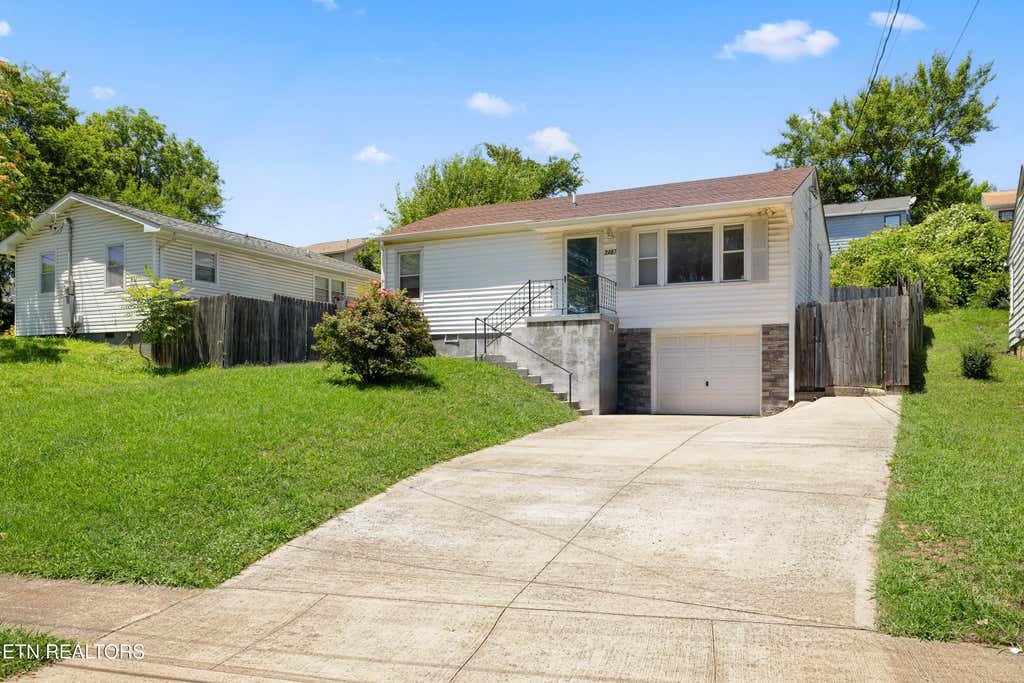 Photo of 2407 Cecil Ave, Knoxville, TN 37917 (MLS # 1345825)