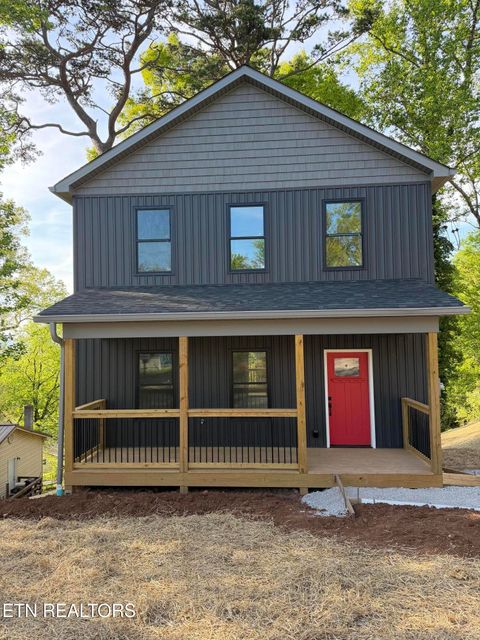 Photo of 2615 Vucrest Ave, Knoxville, TN 37920 (MLS # 1336628)