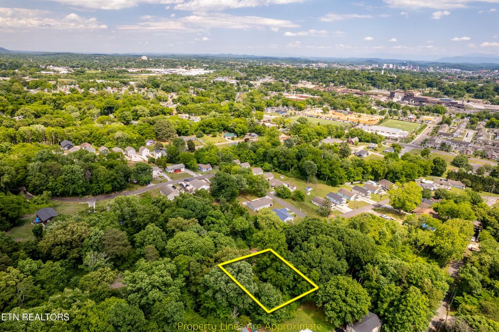 Photo of 3411 Divide St, Knoxville, TN 37921 (MLS # 1341014)