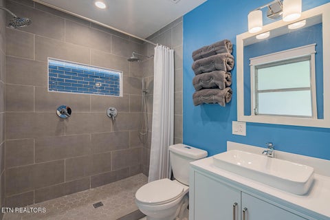 Tiny photo for 909 W Outer Drive, Oak Ridge, TN 37830 (MLS # 1345902)
