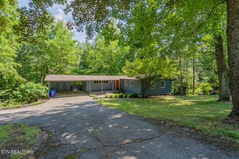 Tiny photo for 909 W Outer Drive, Oak Ridge, TN 37830 (MLS # 1345902)