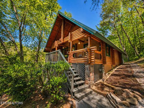 Photo of 154 Smoky Mountain Way, Sevierville, TN 37876 (MLS # 1338241)
