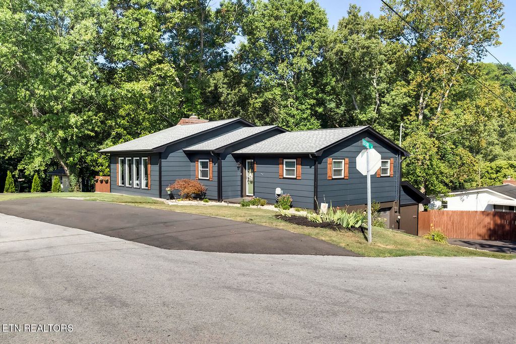 Photo of 3146 Hardy Blvd, Louisville, TN 37777 (MLS # 1288770)