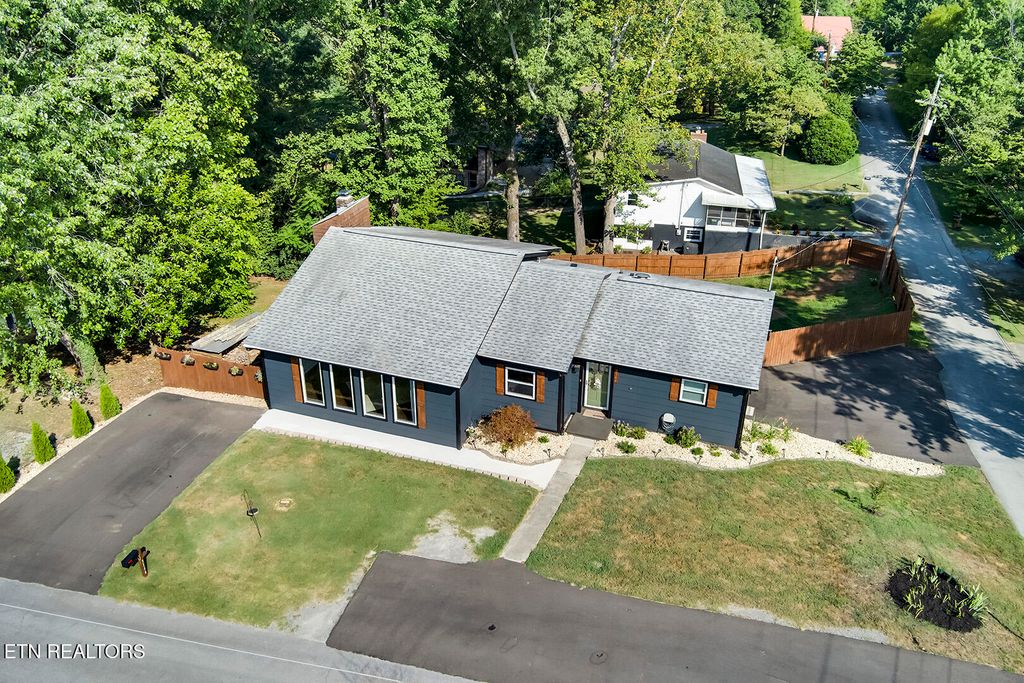 Photo of 3146 Hardy Blvd, Louisville, TN 37777 (MLS # 1288770)