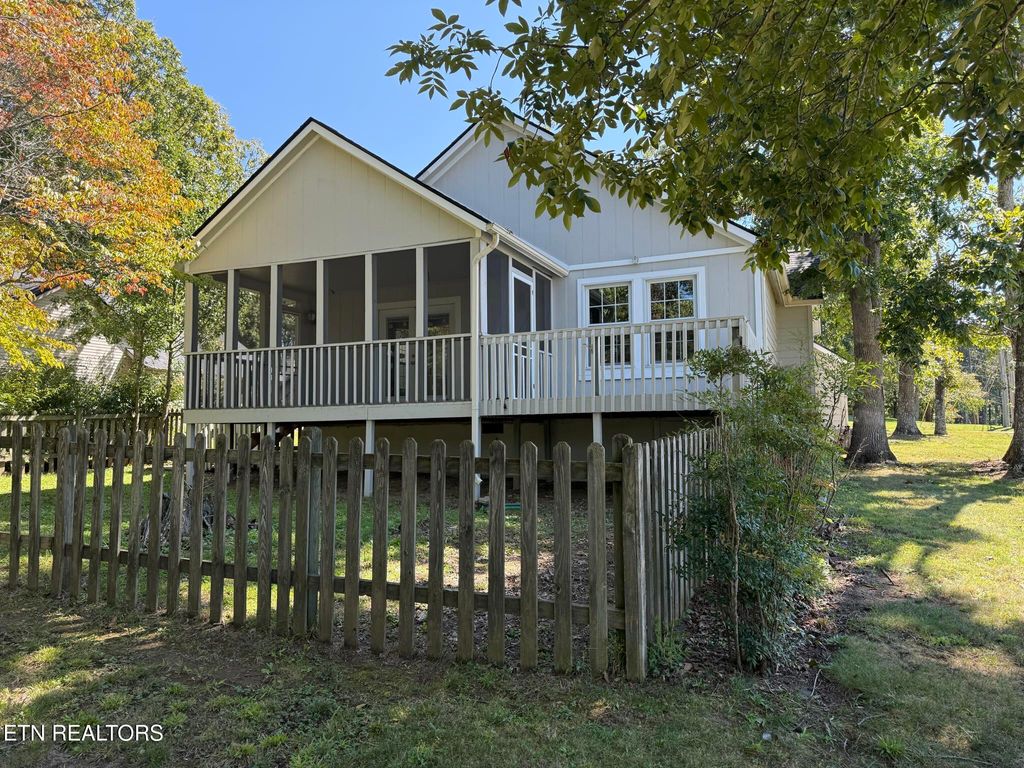 Photo of 112 Gilford Terrace Terrace, Crossville, TN 38558 (MLS # 1291717)
