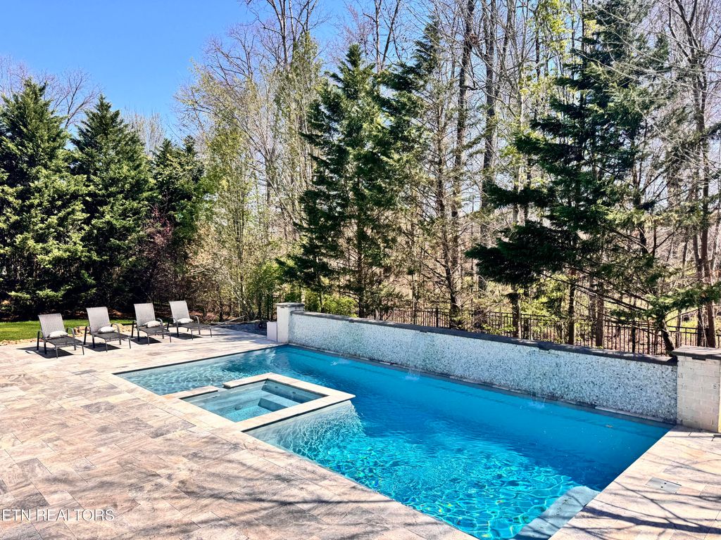 Photo of 1245 Arborbrooke Drive, Knoxville, TN 37922 (MLS # 1330800)