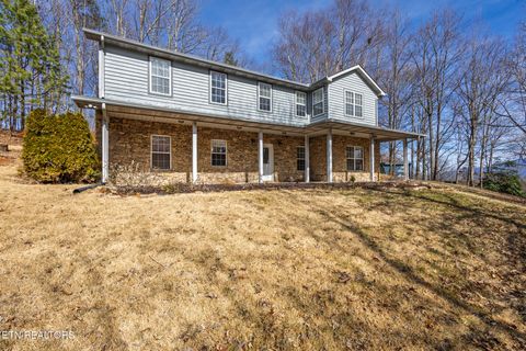 Photo of 582 Mountain Drive, Gatlinburg, TN 37738 (MLS # 1329290)