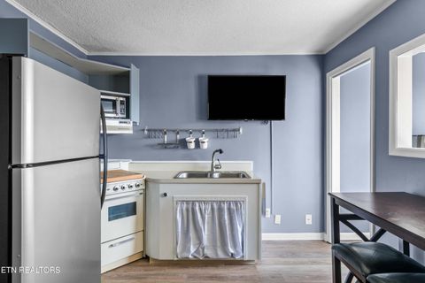 Tiny photo for 1700 Clinch Ave #311, Knoxville, TN 37916 (MLS # 1335461)