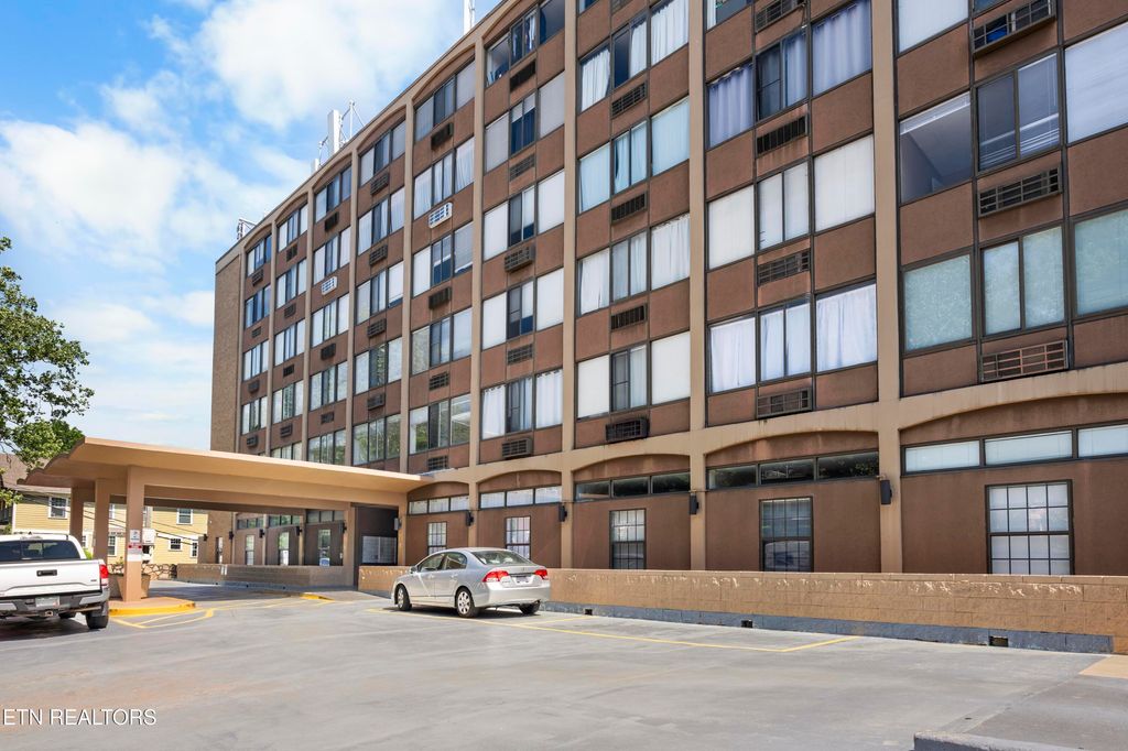 Photo of 1700 Clinch Ave #311, Knoxville, TN 37916 (MLS # 1335461)