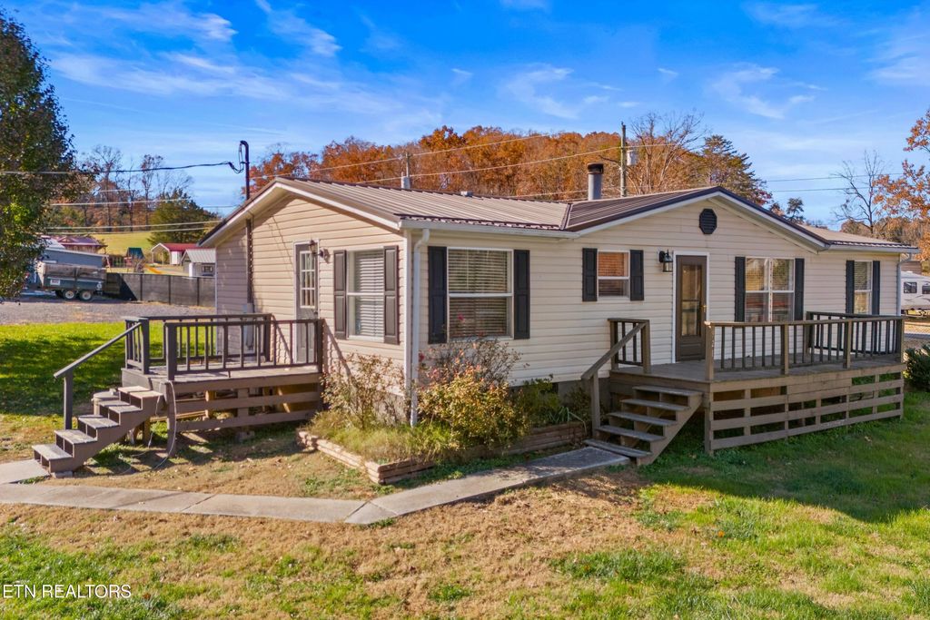 Photo of 921 Rocky Summit Rd, Bean Station, TN 37708 (MLS # 1322859)