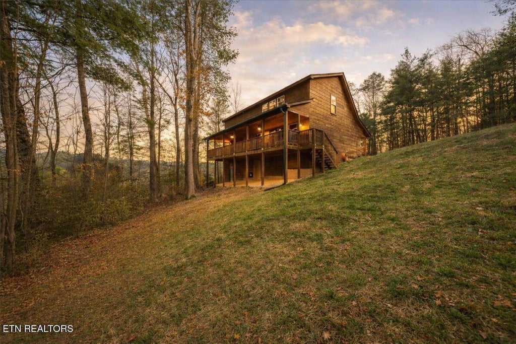 Photo of 3213 Samuel Wear Drive, Sevierville, TN 37862 (MLS # 1353933)
