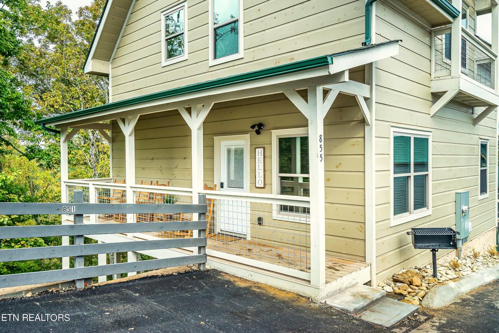 Photo of 855 Osprey Way, Pigeon Forge, TN 37863 (MLS # 1266877)