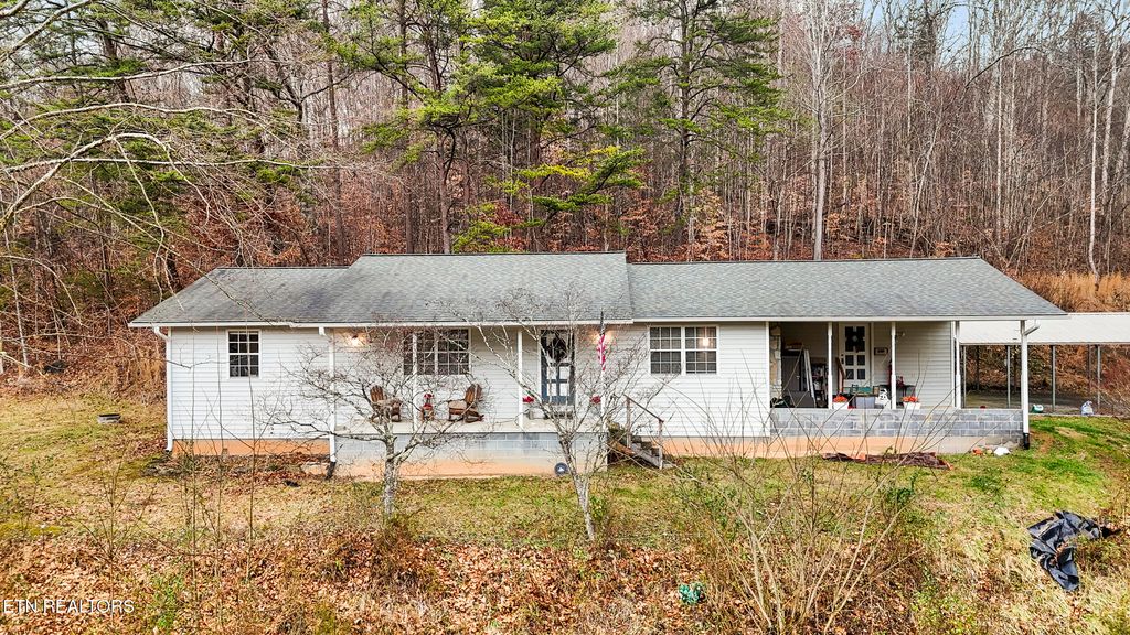 Photo of 370 Vannoy Rd, Tazewell, TN 37879 (MLS # 1326060)