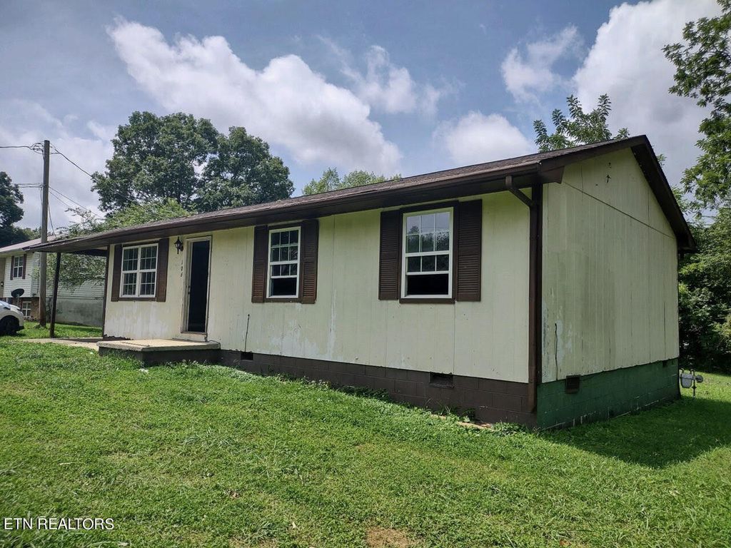 Photo of 106 Matt Edmond Rd Rd, Wartburg, TN 37887 (MLS # 1271919)