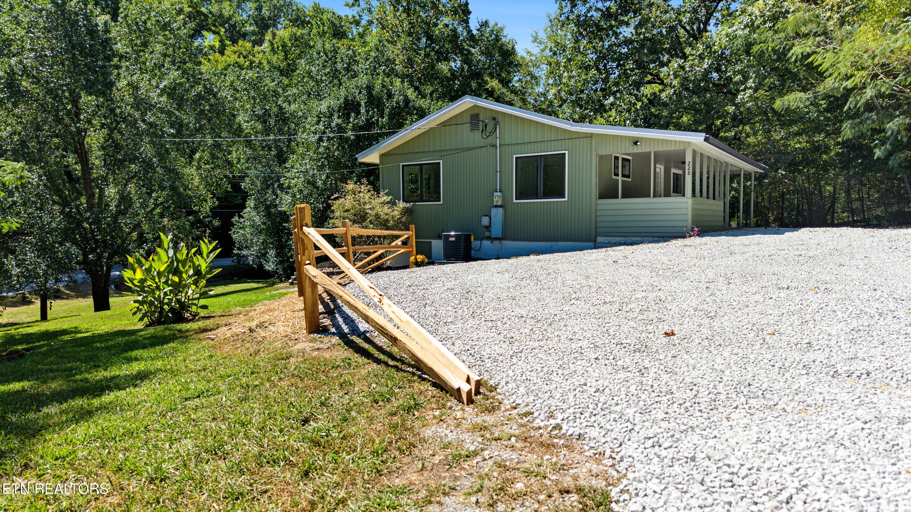 228 Laurel Valley Rd