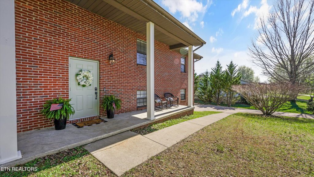 Photo of 3239 Heather Glenn Drive, Maryville, TN 37801 (MLS # 1332544)