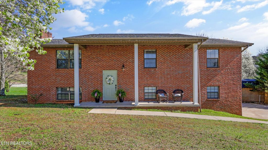 Photo of 3239 Heather Glenn Drive, Maryville, TN 37801 (MLS # 1332544)