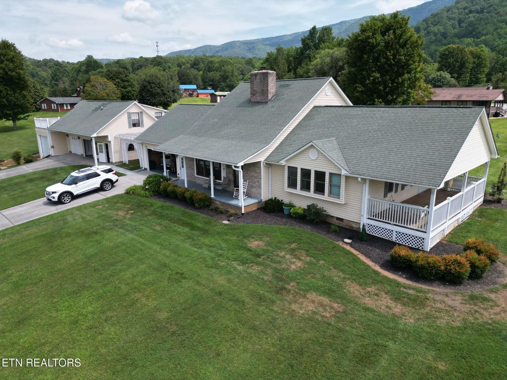 Photo of 3237 Valley Home Rd, Sevierville, TN 37862 (MLS # 1317689)