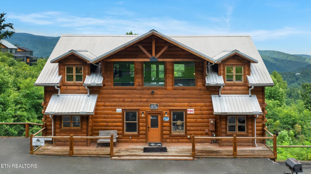 Photo of 244 Stone Fence Lane, Gatlinburg, TN 37738 (MLS # 1347911)