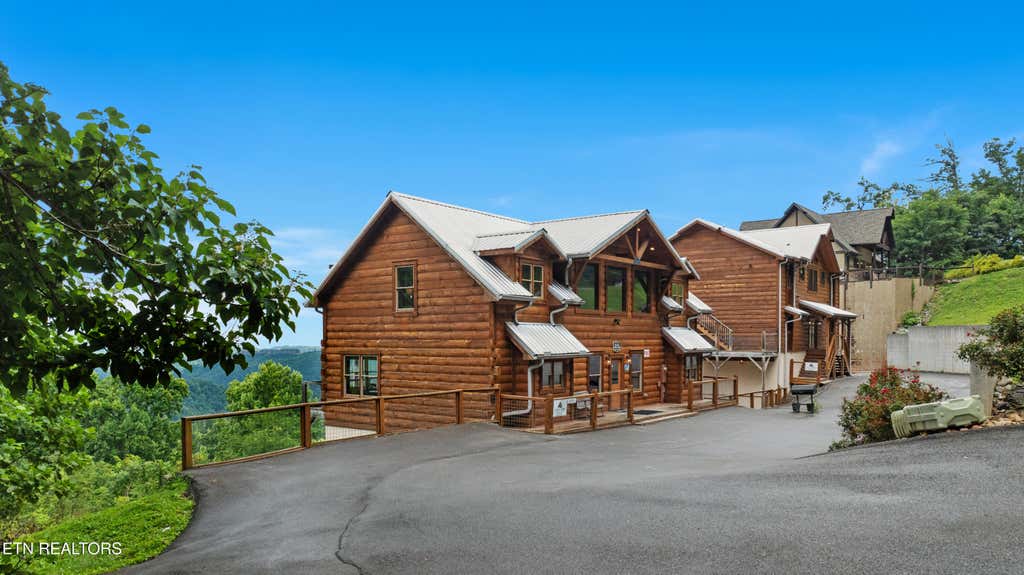 Photo of 244 Stone Fence Lane, Gatlinburg, TN 37738 (MLS # 1347911)