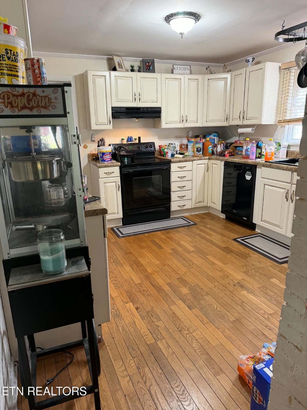 Photo of 808 N 28th St, Middlesboro, KY 40965 (MLS # 1355737)