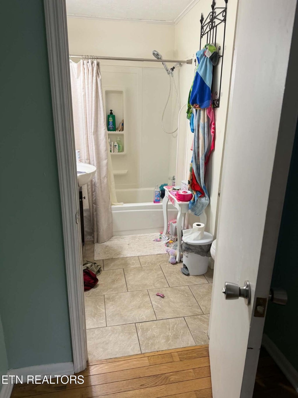 Photo of 808 N 28th St, Middlesboro, KY 40965 (MLS # 1355737)