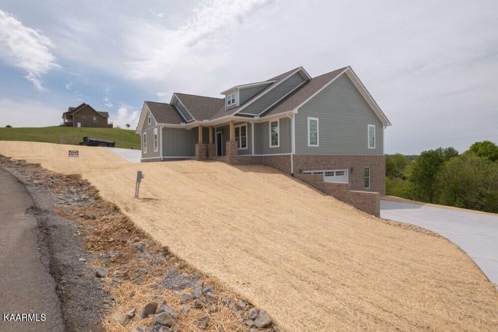 Photo of 195 Marble Point Way Way, New Tazewell, TN 37825 (MLS # 1225679)