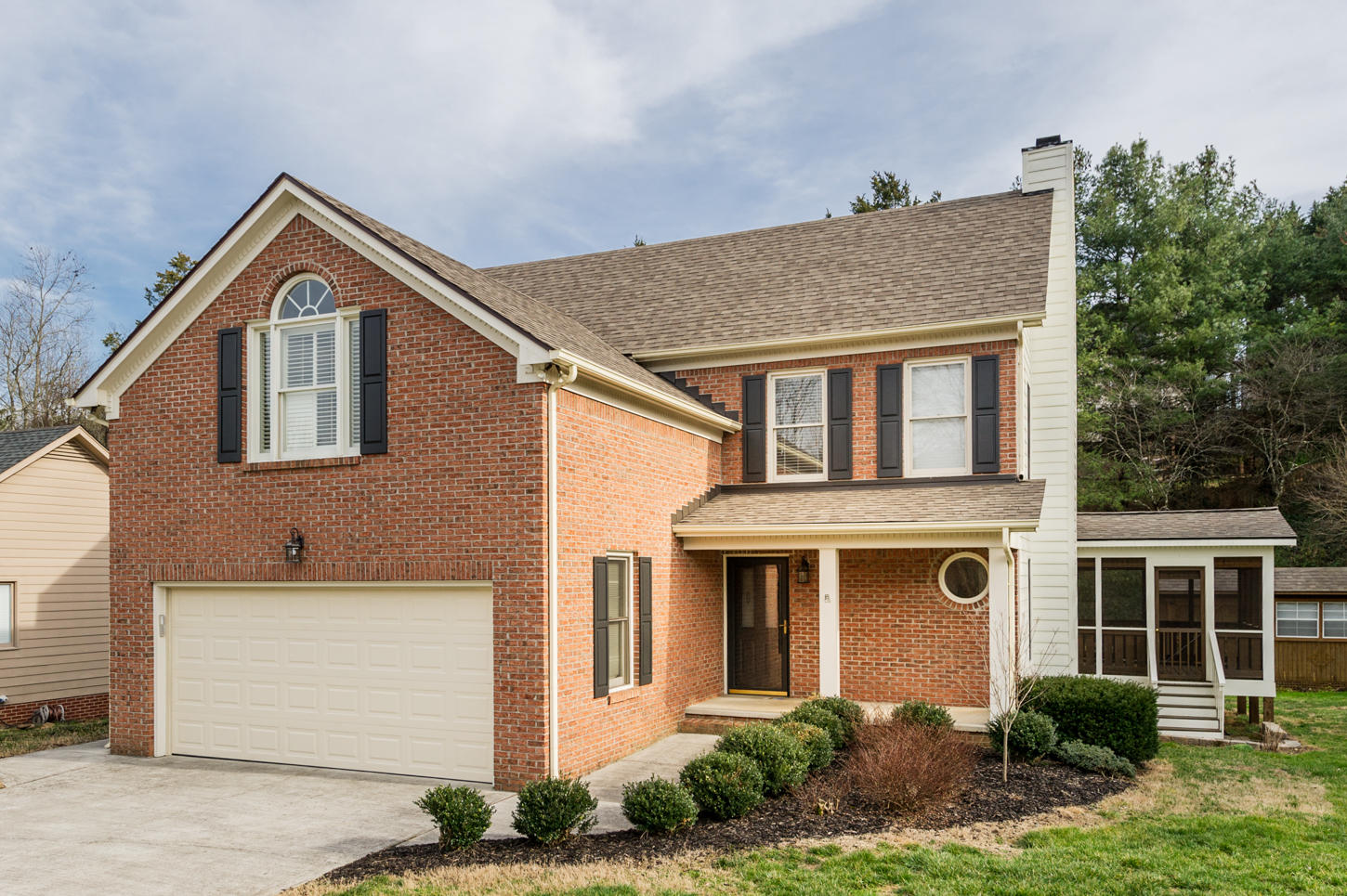 Photo 1 of 27 — 8116 Meadowood Lane, Knoxville, TN 37919