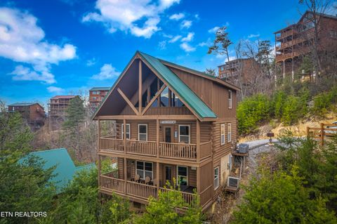 Photo of 4836 Highland Place Way, Pigeon Forge, TN 37863 (MLS # 1331881)