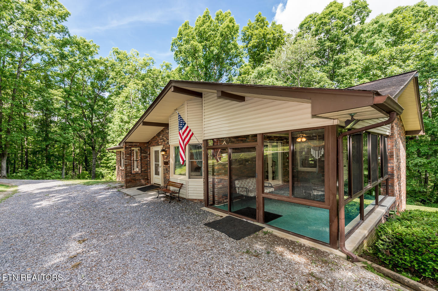 1211 Old Hollow Rd