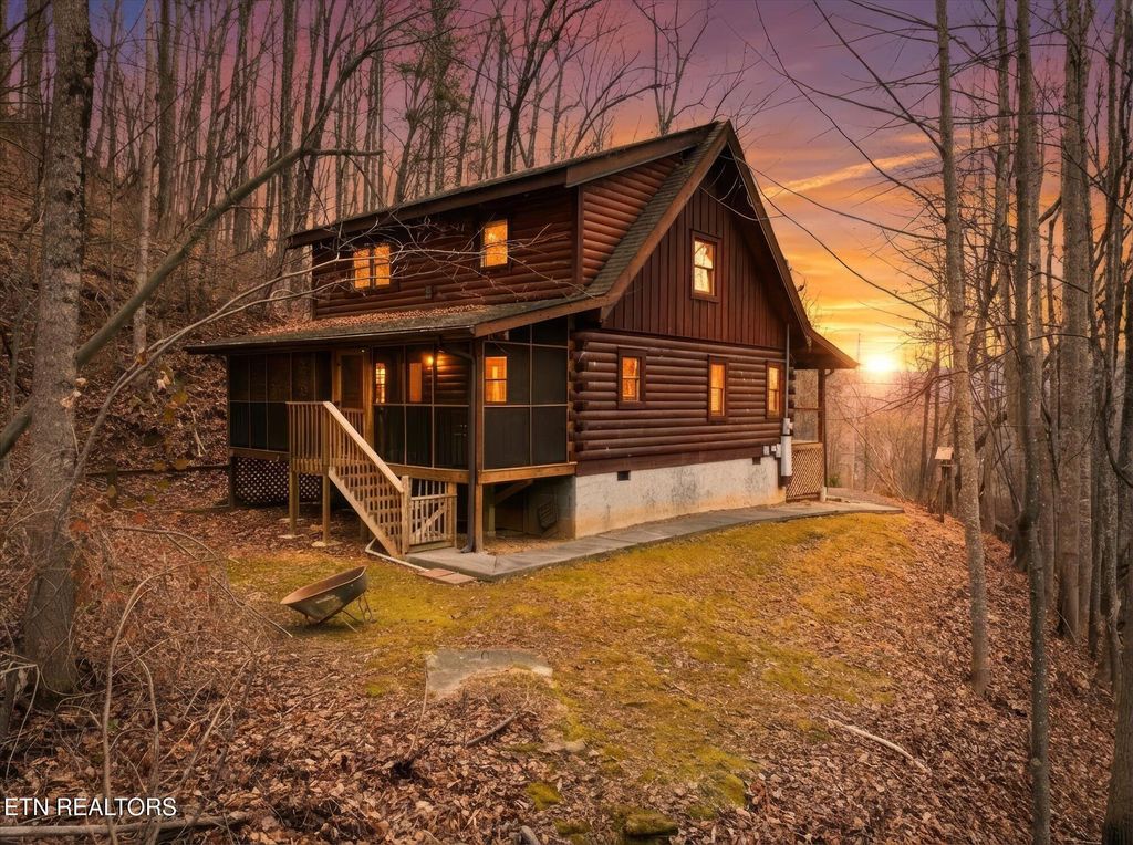 Photo of 3303 Shagbark Hickory Ridge Rdg, Sevierville, TN 37862 (MLS # 1327918)