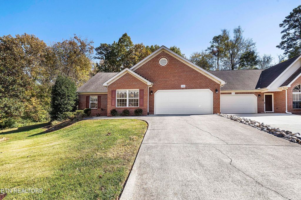 Photo of 3401 Brookmoor Lane, Knoxville, TN 37920 (MLS # 1319910)