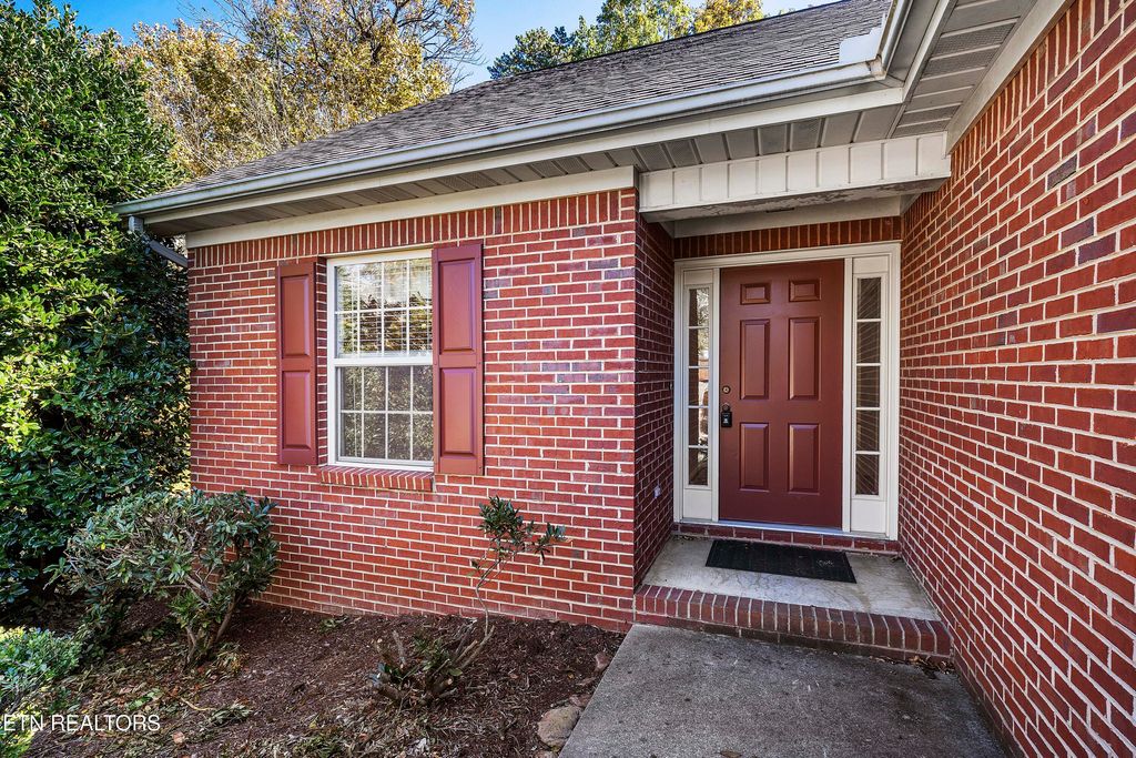 Photo of 3401 Brookmoor Lane, Knoxville, TN 37920 (MLS # 1319910)