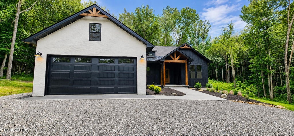 Photo of 908 Evelyn Private Drive, Huntsville, TN 37756 (MLS # 1334486)