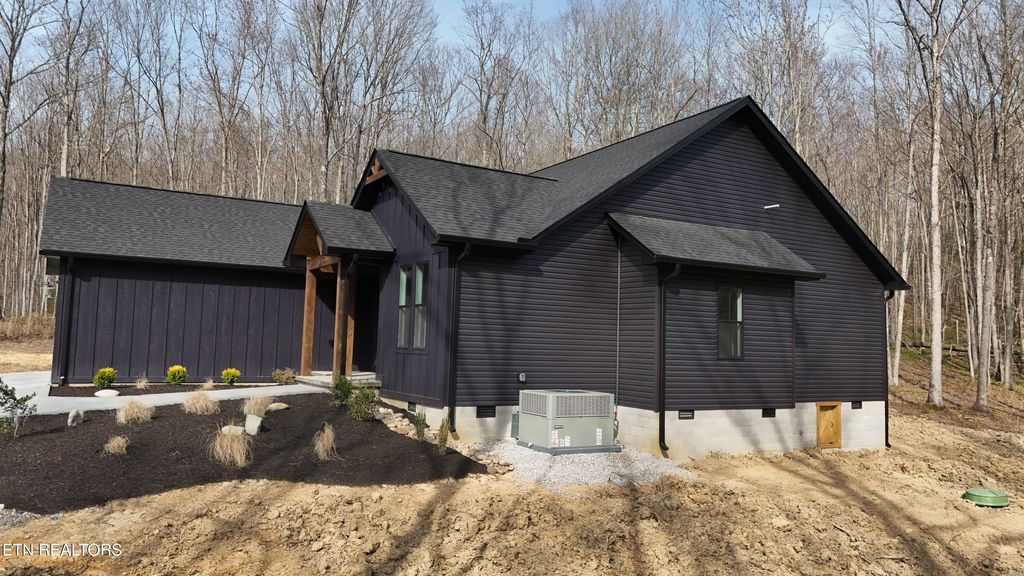 Photo of 908 Evelyn Private Drive, Huntsville, TN 37756 (MLS # 1334486)