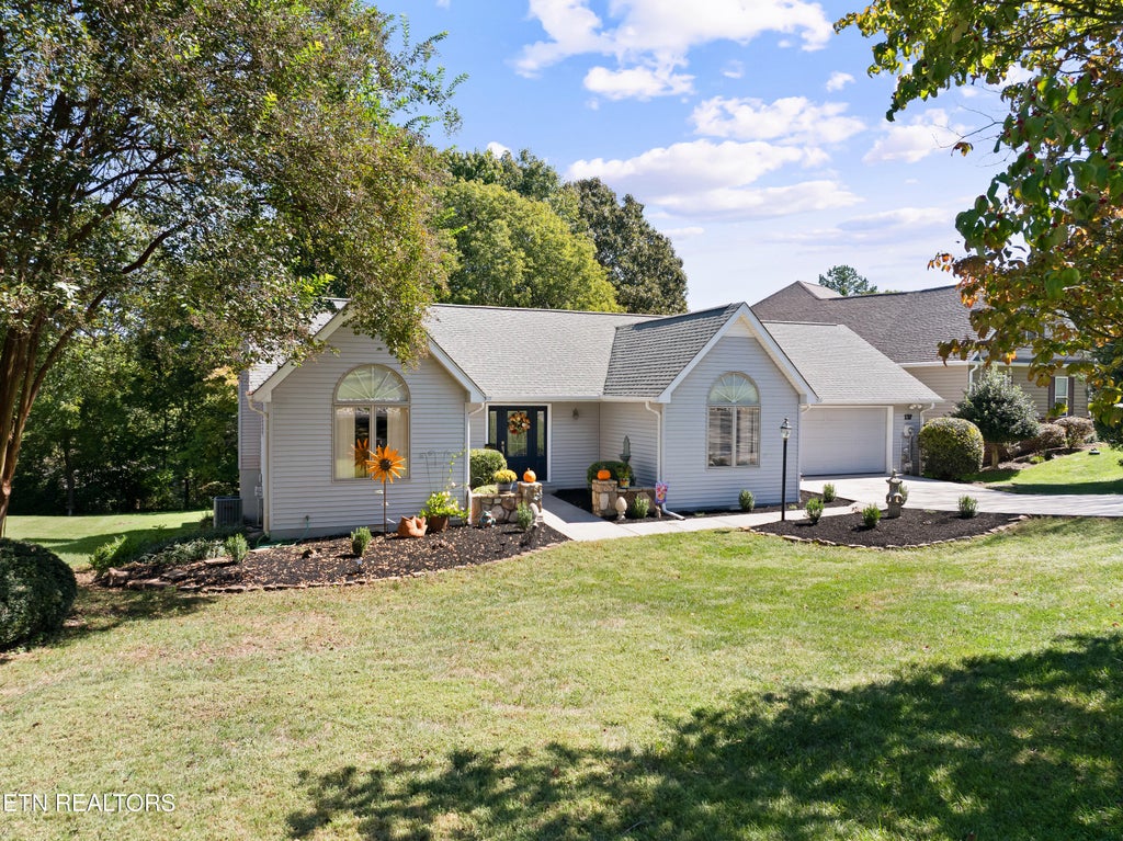 Photo of 137 Chahyga Way, Loudon, TN 37774 (MLS # 1356707)