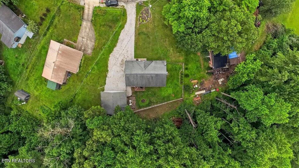 Photo of 158 Boulder Rd, Wartburg, TN 37887 (MLS # 1344410)