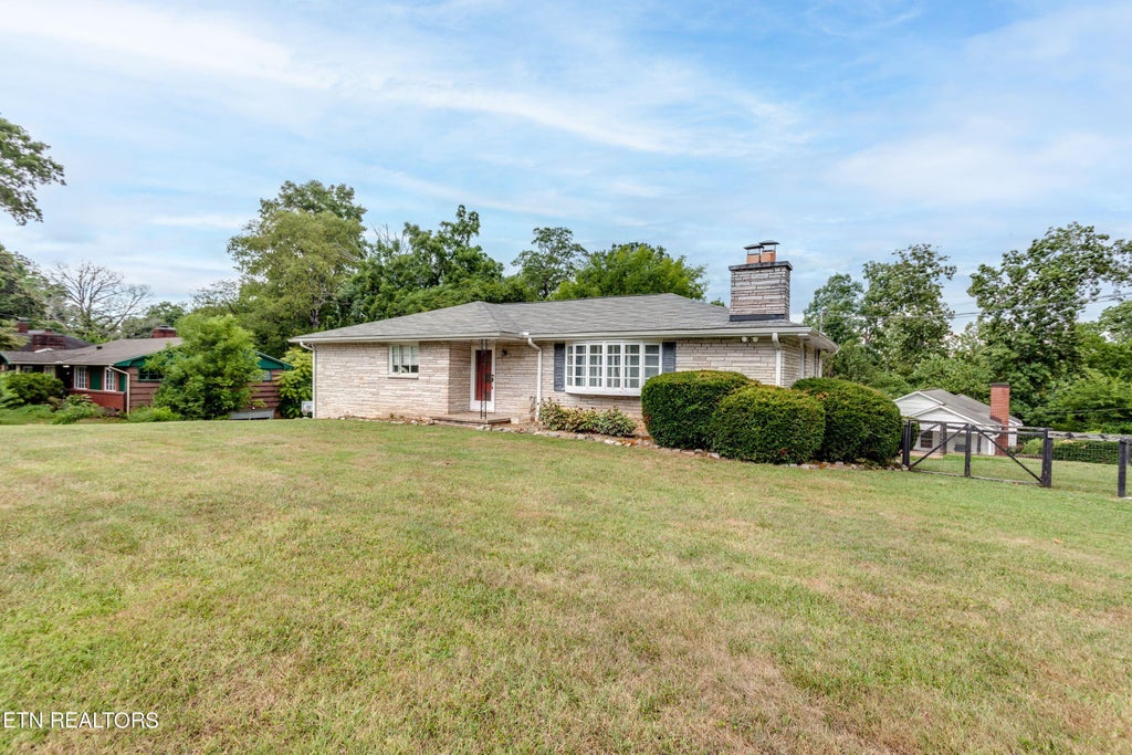 Photo of 217 Linford Rd, Knoxville, TN 37920 (MLS # 1270505)