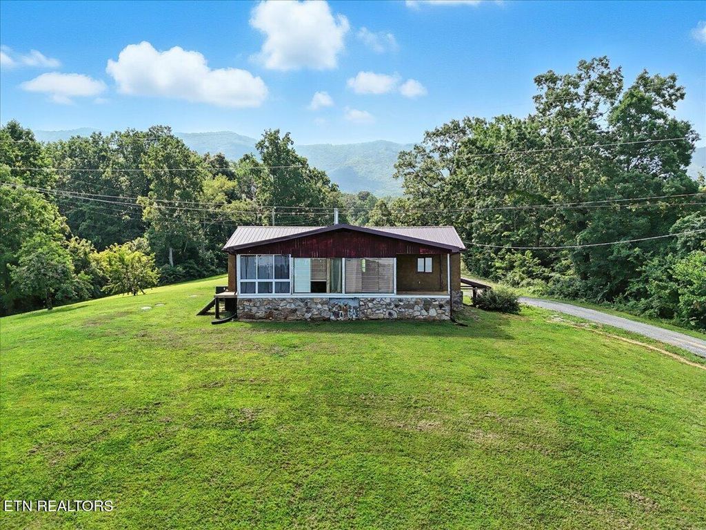 Photo of 1011 Frank Thornton Rd, Dandridge, TN 37725 (MLS # 1310049)