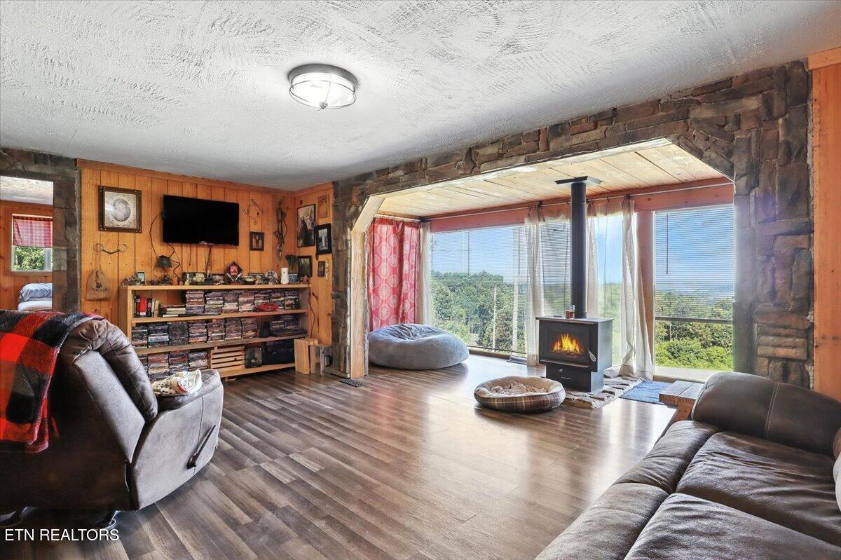 1011 Frank Thornton Rd