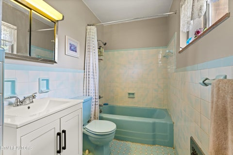 Tiny photo for 8300 Bennington Drive, Knoxville, TN 37909 (MLS # 1353994)