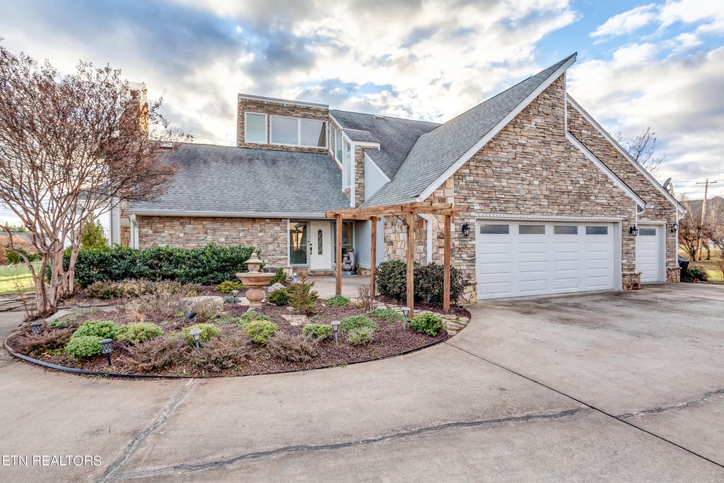 Photo of 596 Pasteur Place, Alcoa, TN 37701 (MLS # 1251208)