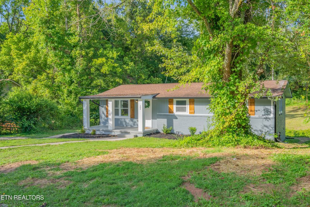 Photo of 103 Houston Ave, Oak Ridge, TN 37830 (MLS # 1313649)