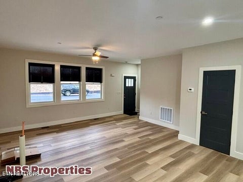 Tiny photo for 112 Emerson Way, Lenoir City, TN 37772 (MLS # 1355184)