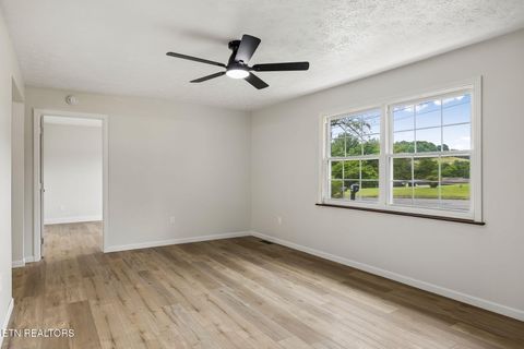Tiny photo for 158 Whitaker Drive, Tazewell, TN 37879 (MLS # 1343182)