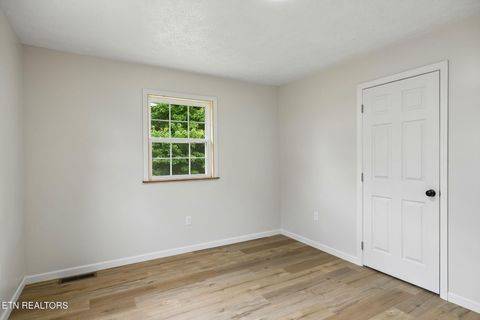 Tiny photo for 158 Whitaker Drive, Tazewell, TN 37879 (MLS # 1343182)