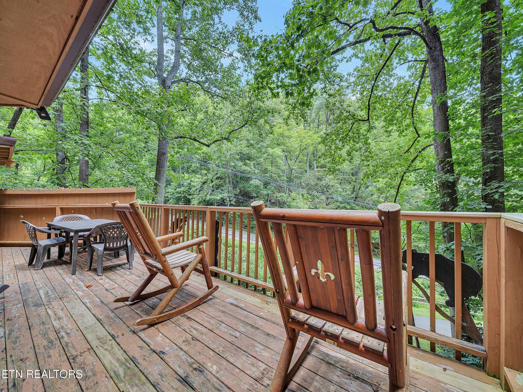 Photo of 1157 Villa Lane, Gatlinburg, TN 37738 (MLS # 1309210)