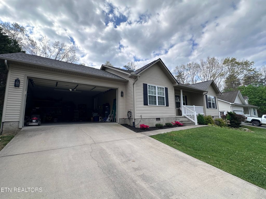 Photo of 808 Ojibwa Lane, Crossville, TN 38572 (MLS # 1337738)