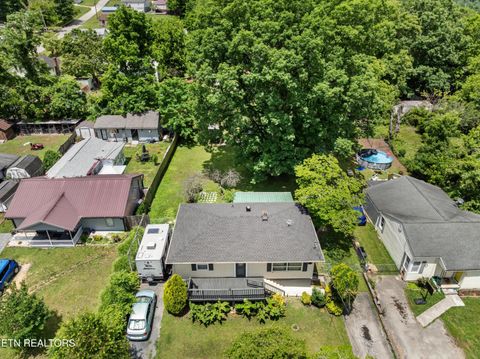 Tiny photo for 508 W Hemlock St, LaFollette, TN 37766 (MLS # 1342677)